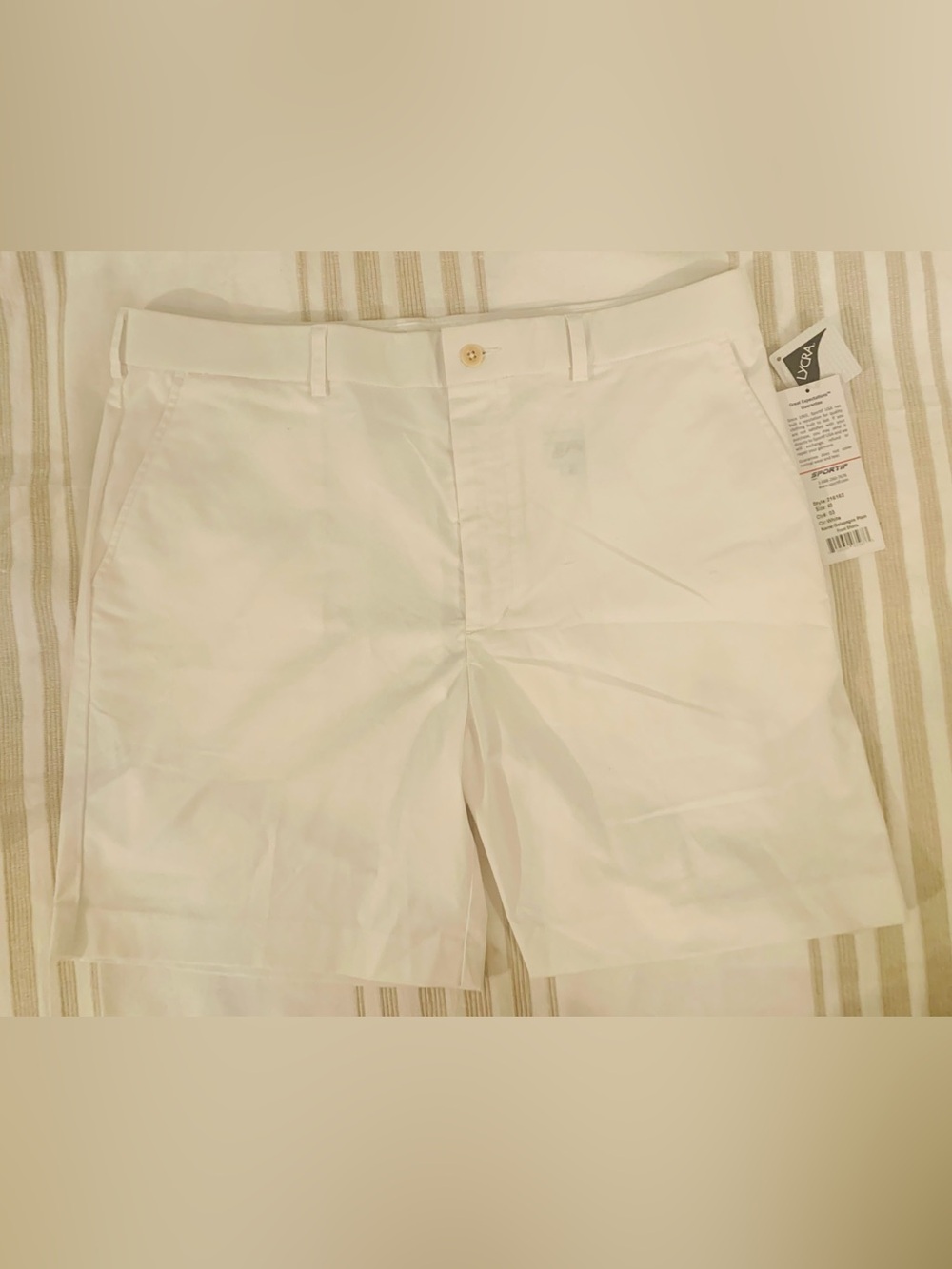 NWT. Sportif White Shorts, Flat front , Cotton slight stretch  sz40